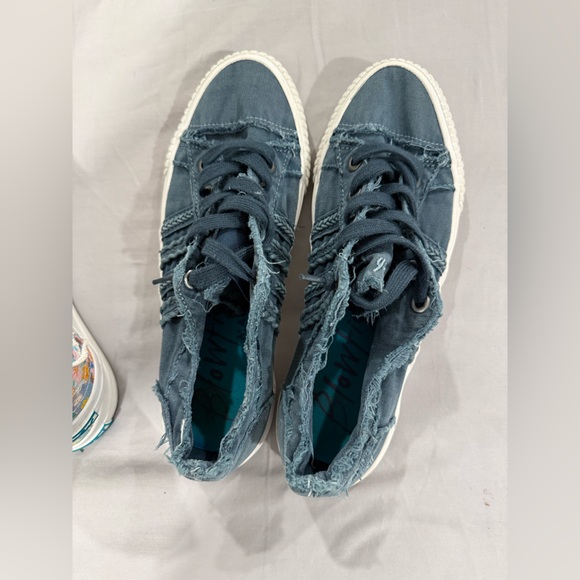 USED bundle of BLOWFISH sneakers and one pair Sperry’s… read description - Picture 4 of 15